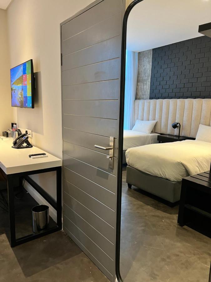 The Urban Hotel Lusaka Dış mekan fotoğraf